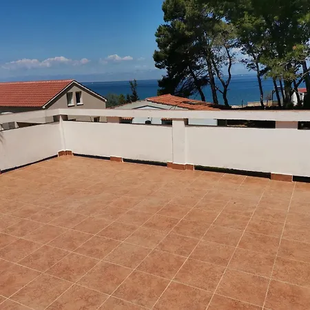 Porat In Ugljan Mit Garten Und Terrasse By Interhome *