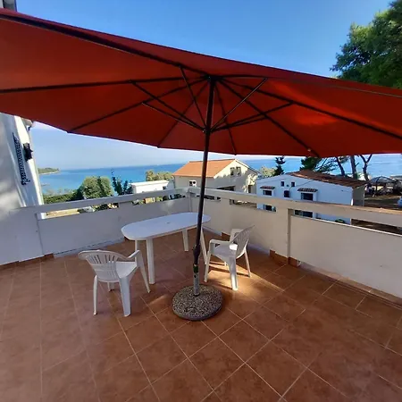 Porat In Ugljan Mit Garten Und Terrasse By Interhome