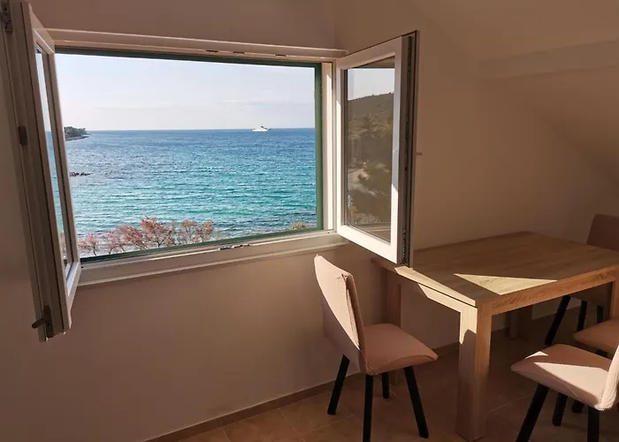 Porat In Ugljan Mit Garten Und Terrasse By Interhome Apartamento *